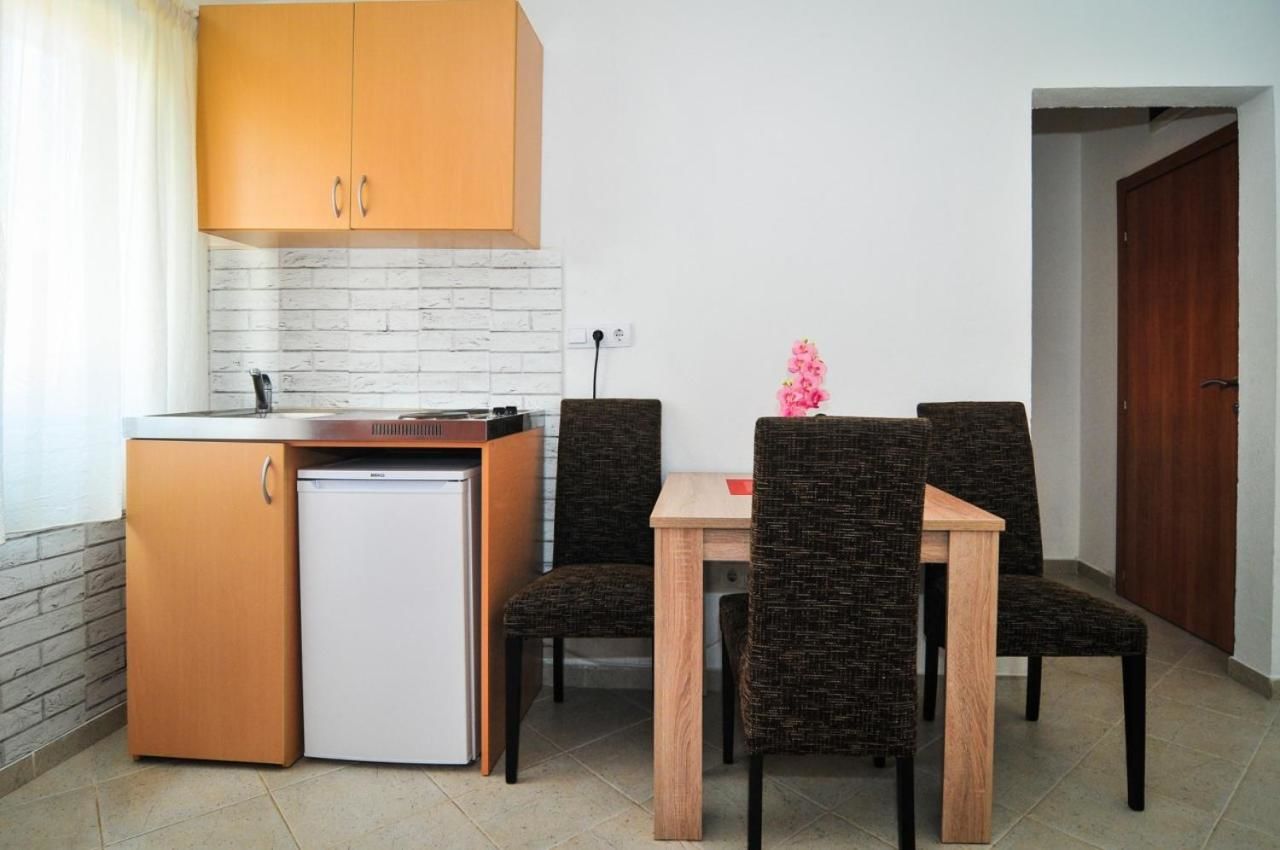 Гостевой дом Apartmani Bekonja Тиват-8