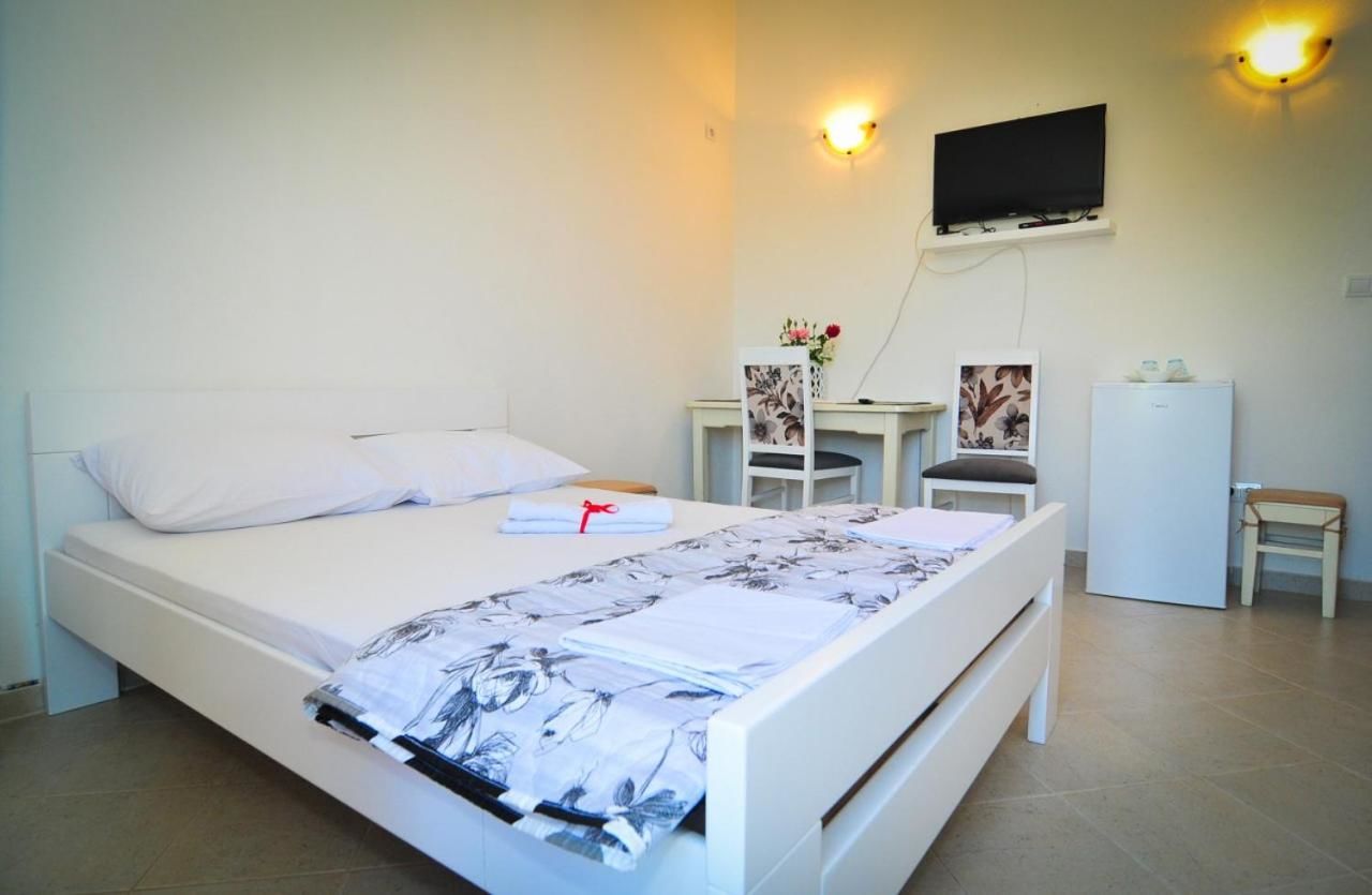 Гостевой дом Apartmani Bekonja Тиват-12