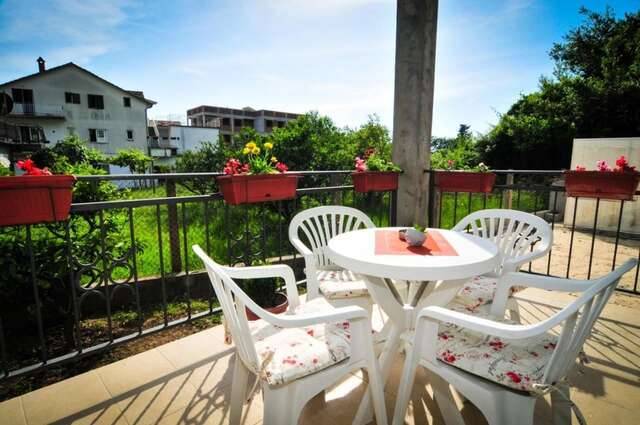 Гостевой дом Apartmani Bekonja Тиват-15